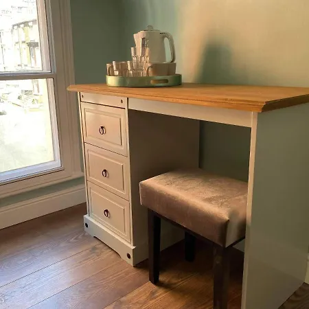 Hotel The Black Swan *